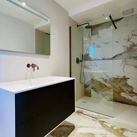 Lula, Pool, Sauna, 6 Personen, 3 Baeder