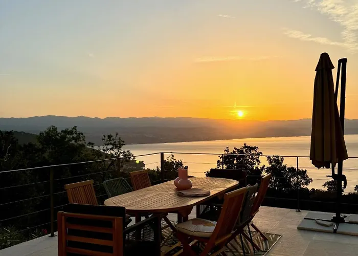 Lula, Pool, Sauna, 6 Personen, 3 Baeder 빌라 *