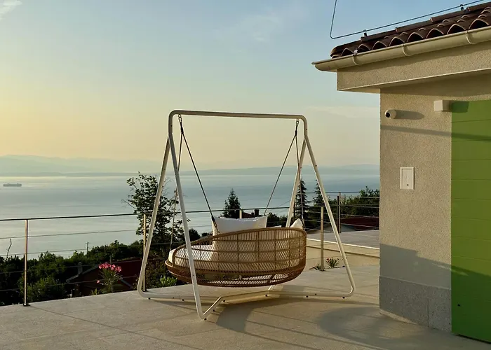 Lula, Pool, Sauna, 6 Personen, 3 Baeder * Dobreć