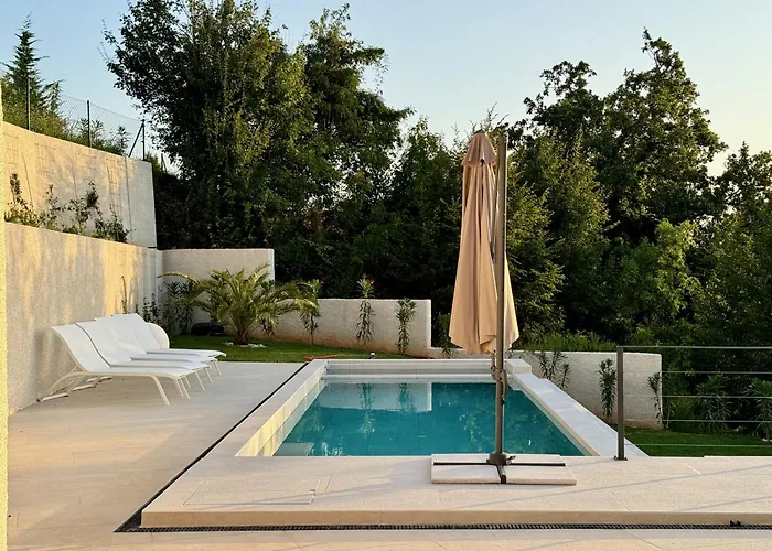 빌라 Lula, Pool, Sauna, 6 Personen, 3 Baeder Dobreć