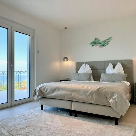 Lula, Pool, Sauna, 6 Personen, 3 Baeder Villa Dobreć