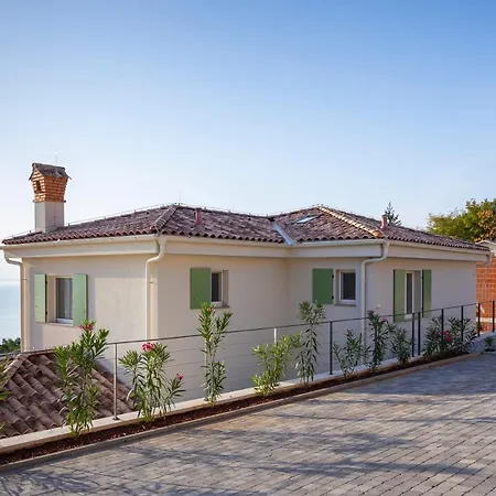 Villa Lula, Pool, Sauna, 6 Personen, 3 Baeder