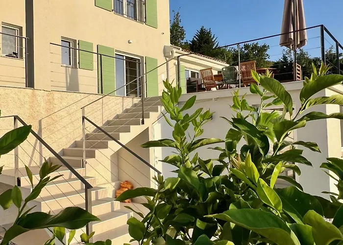 Lula, Pool, Sauna, 6 Personen, 3 Baeder Βίλα